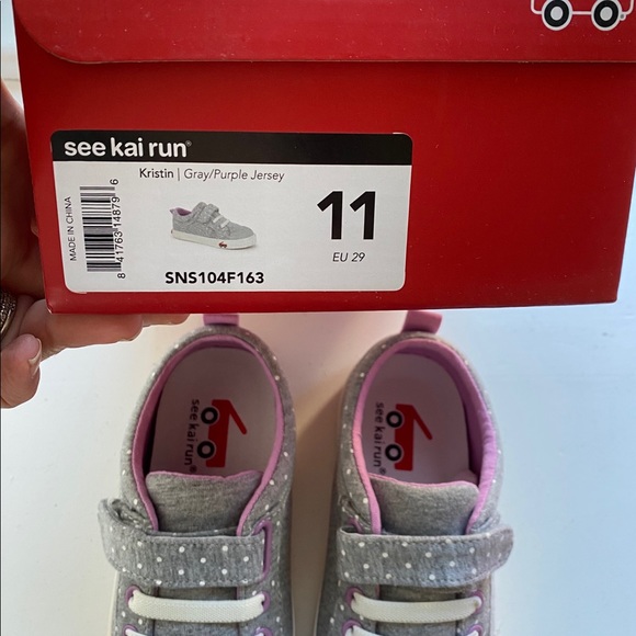 See kai run girls gray sneakers size 11 new - Picture 4 of 4